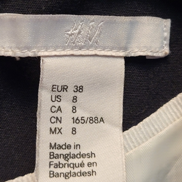 H&M Elegant Structured Sleeveless Little Black Dress - Size 8 - Picture 4 of 5